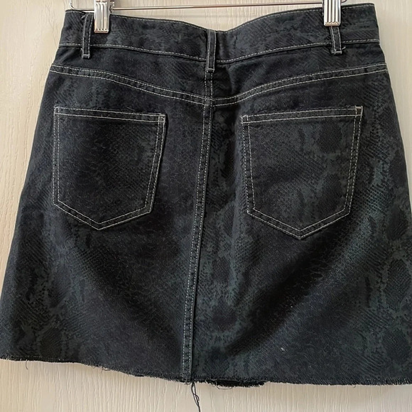ZARA snakeskin denim skirt size XS - Picture 3 of 3